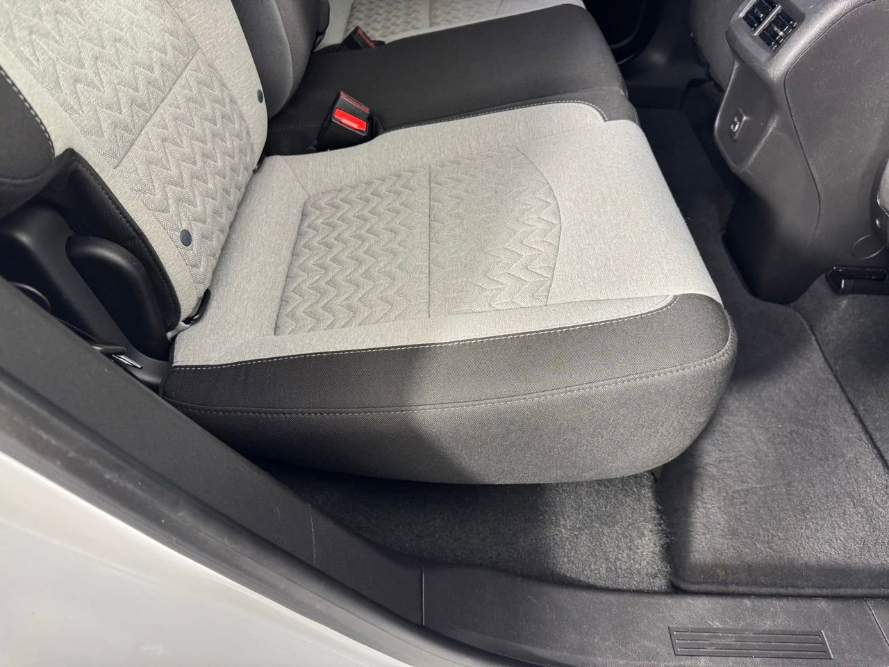 Used 2023 Chevrolet Equinox LT image 28