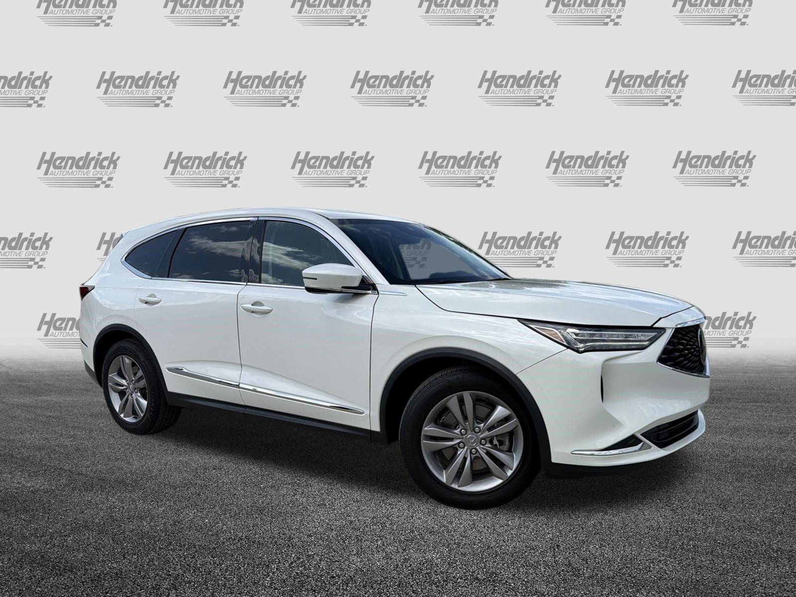 Used 2023 Acura MDX SH-AWD image 2