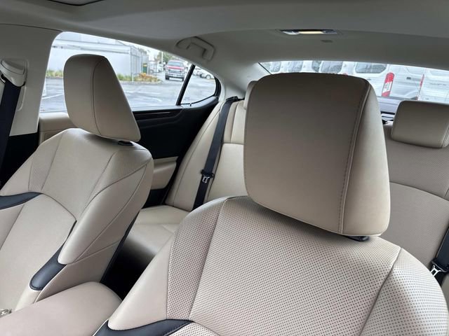 Used 2021 Lexus ES 350 350 w/ Premium Package image 22