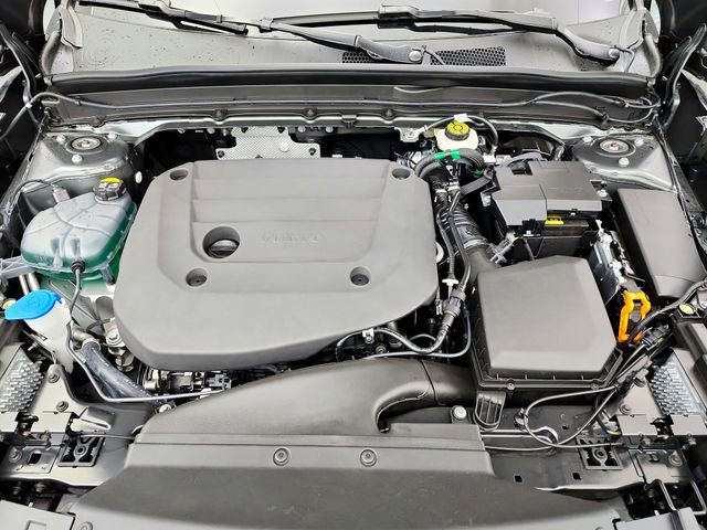 New 2026 Volvo XC40 B5 Plus w/ Protection Package Premier AWD/4WD image 33
