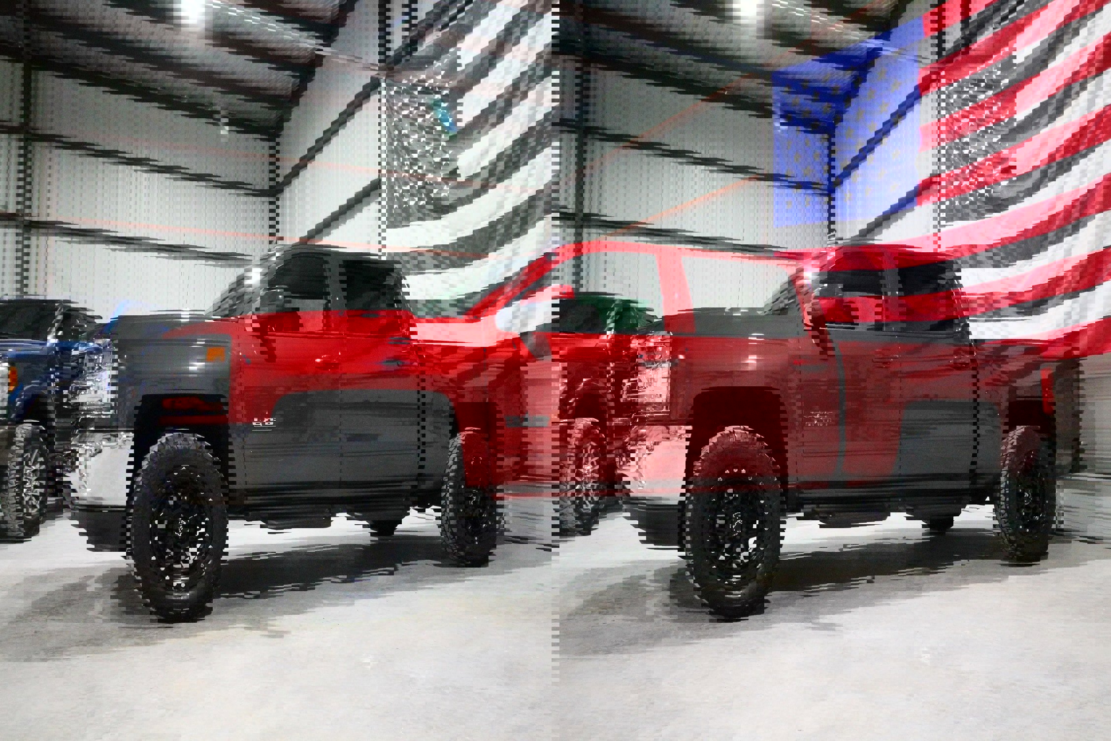 Used 2018 Chevrolet Silverado 1500 LT w/ Texas Edition image 4