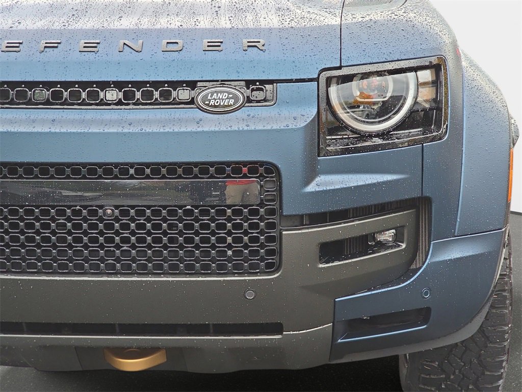 New 2026 Land Rover Defender 110 OCTA image 34