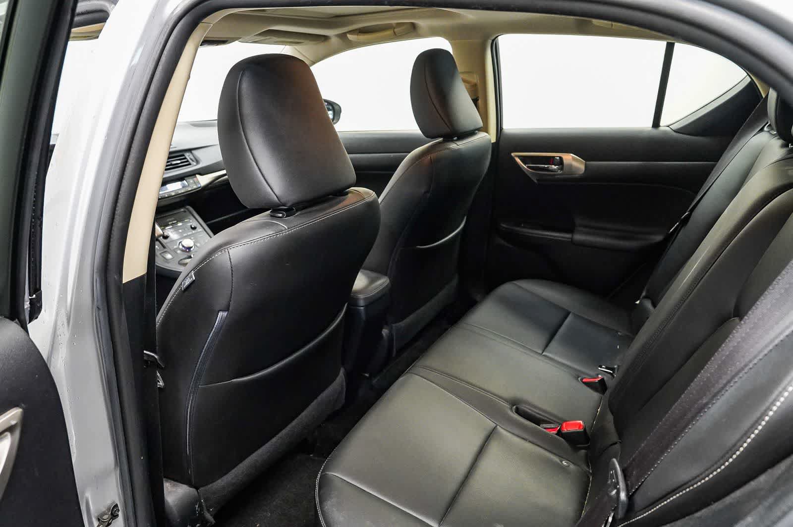 Used 2015 Lexus CT 200h w/ Navigation Package FWD image 19