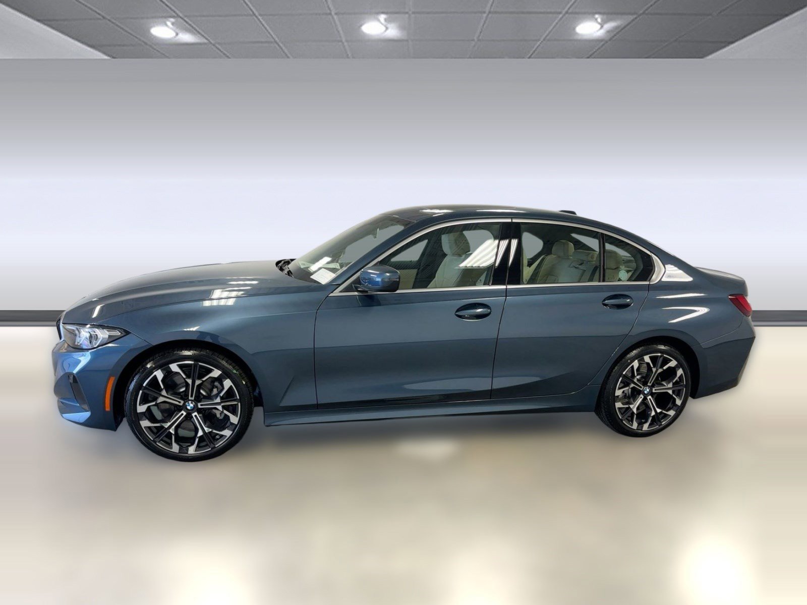 Used 2026 BMW 330i Sedan w/ Convenience Package image 2