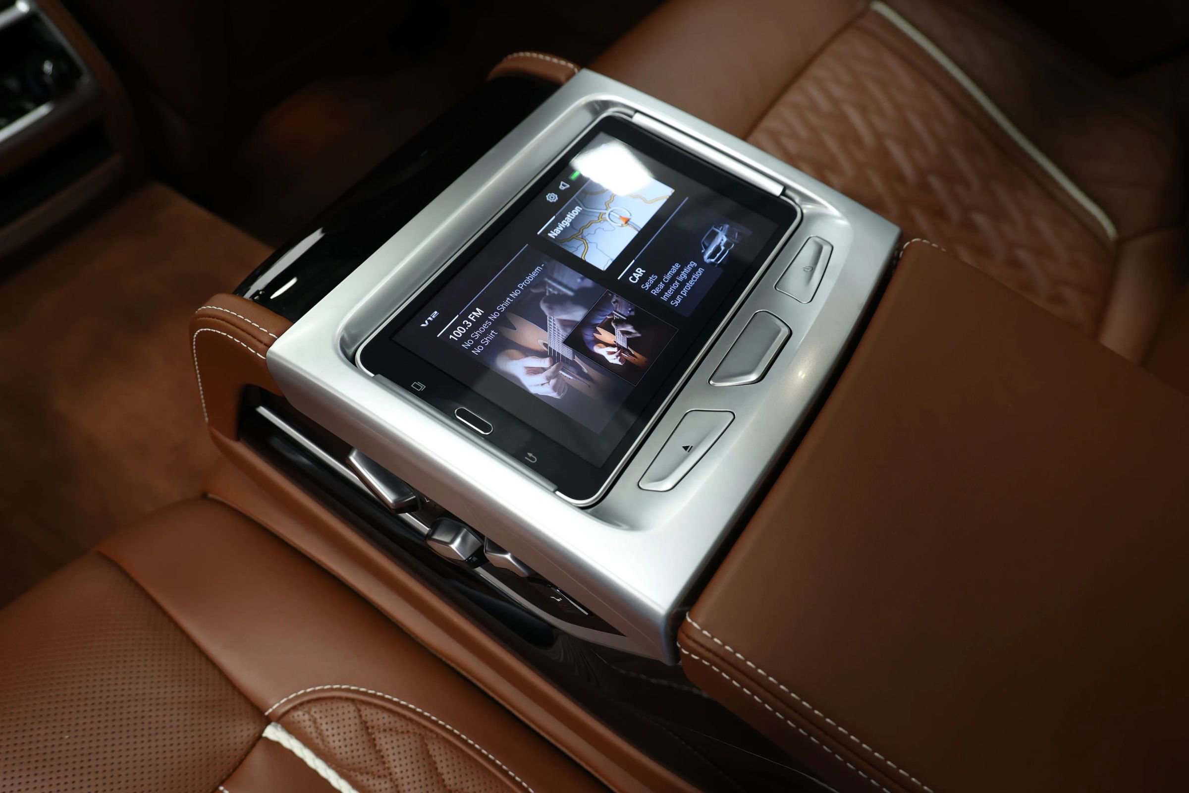 Used 2022 BMW M760i xDrive w/ Luxury Rear Seating Package image 61