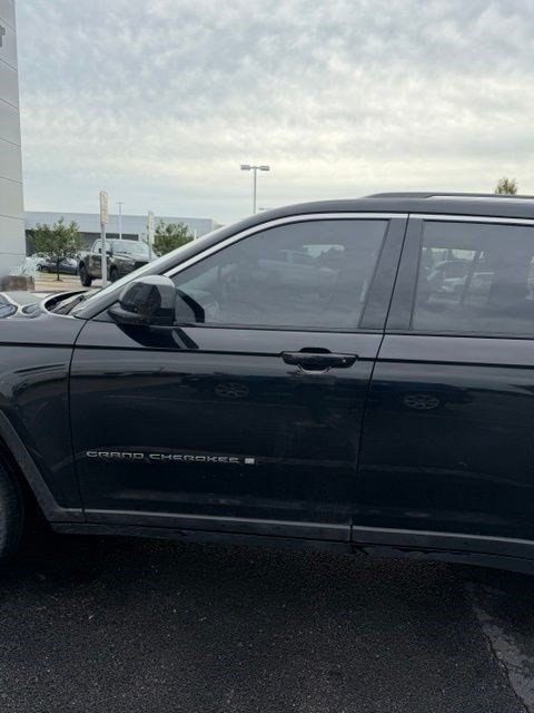 Used 2023 Jeep Grand Cherokee L Laredo w/ Luxury Tech Group I AWD/4WD image 6