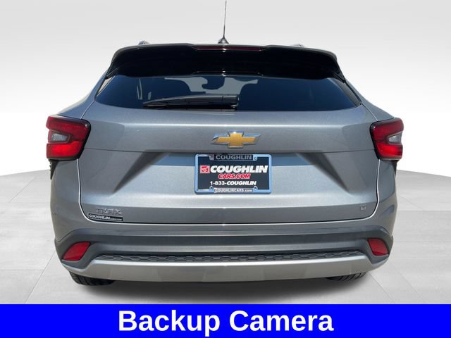 Used 2025 Chevrolet Trax LT w/ LT Convenience Package FWD image 4