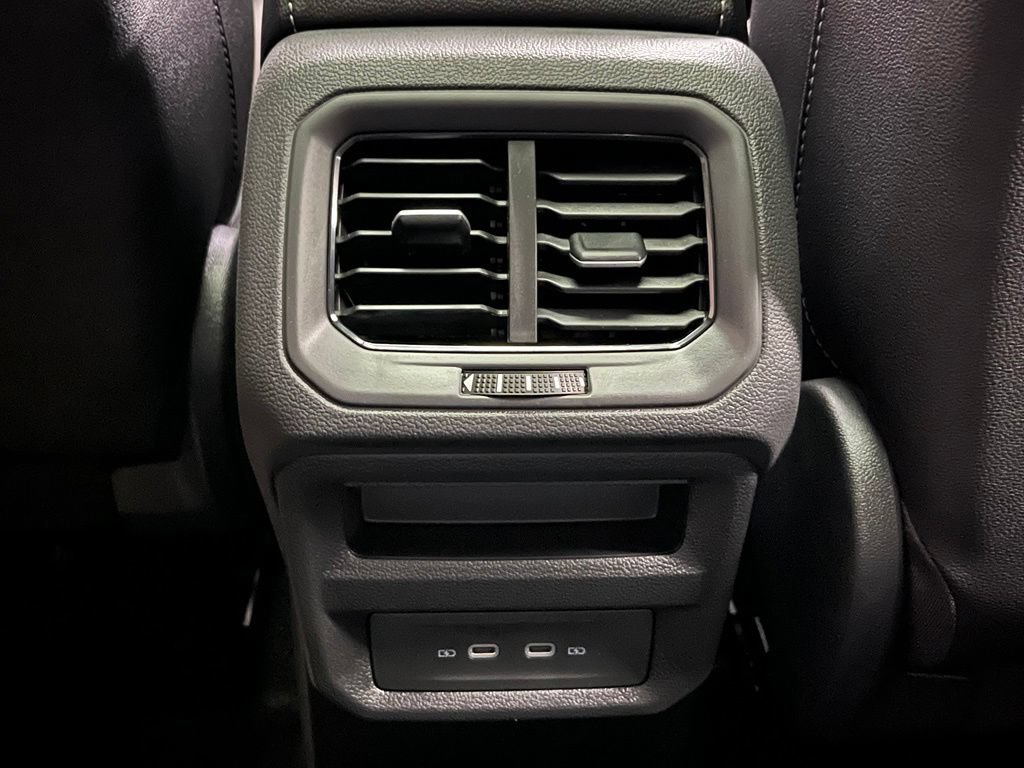 New 2026 Volkswagen Taos SE AWD/4WD image 11