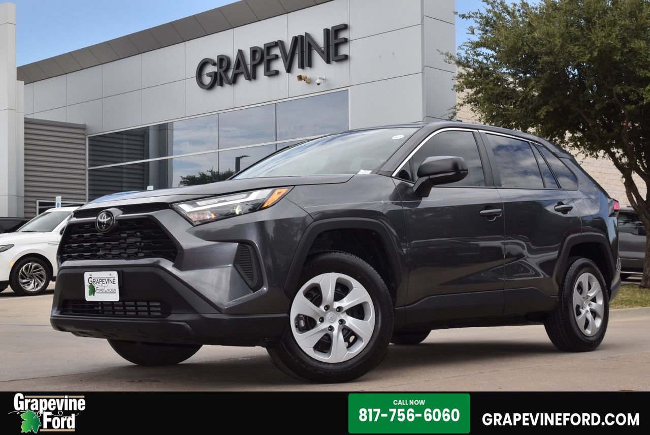 Used 2024 Toyota RAV4 LE FWD image 1