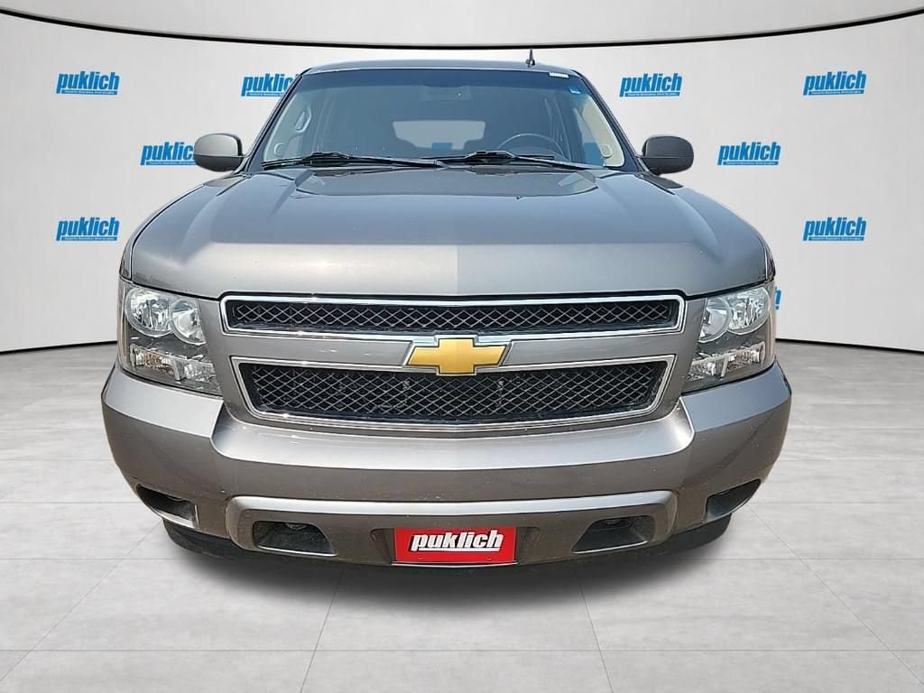 Used 2012 Chevrolet Suburban LS w/ Convenience Package 1 AWD/4WD image 8