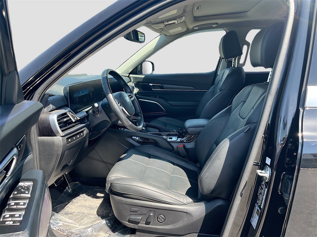 Used 2024 Kia Telluride SX w/ Towing Package image 22