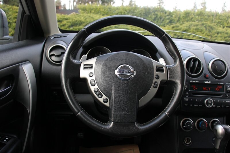 Used 2009 Nissan Rogue SL w/ Premium Pkg image 18