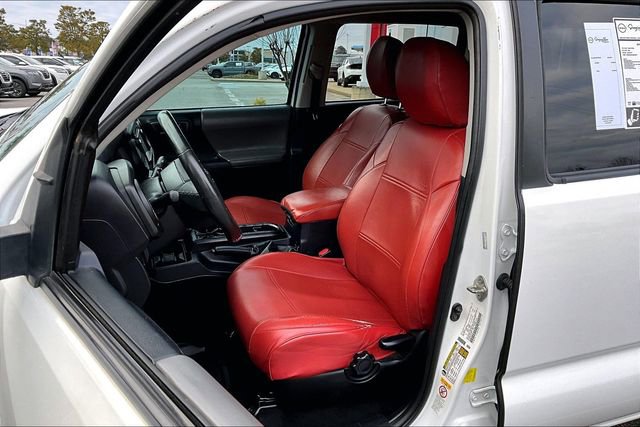 Used 2018 Toyota Tacoma SR5 image 18