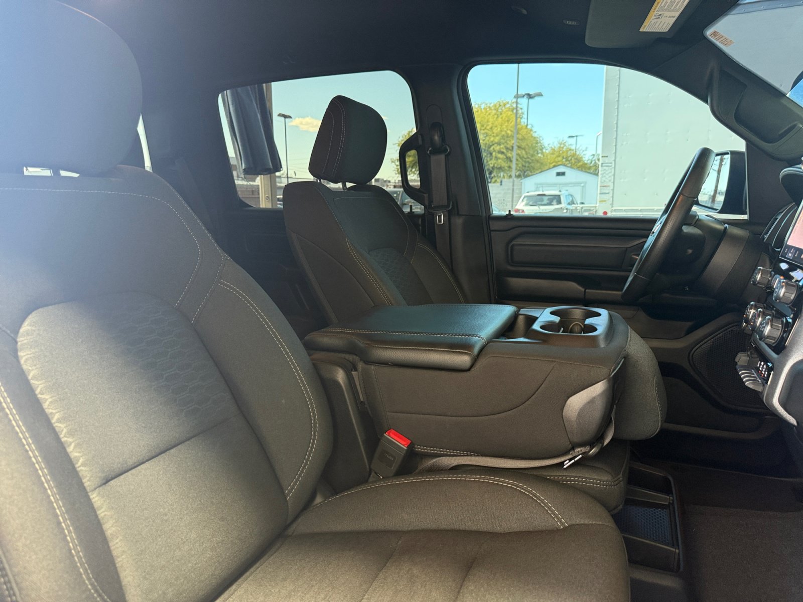 Used 2025 RAM 1500 Warlock AWD/4WD image 30