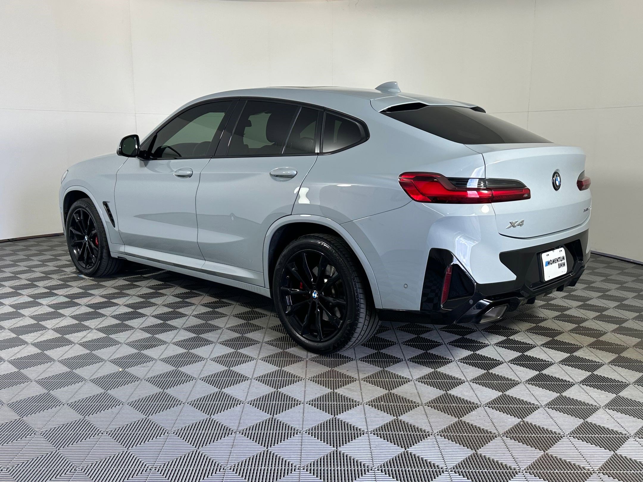 Certified 2023 BMW X4 xDrive30i w/ M Sport Package image 3
