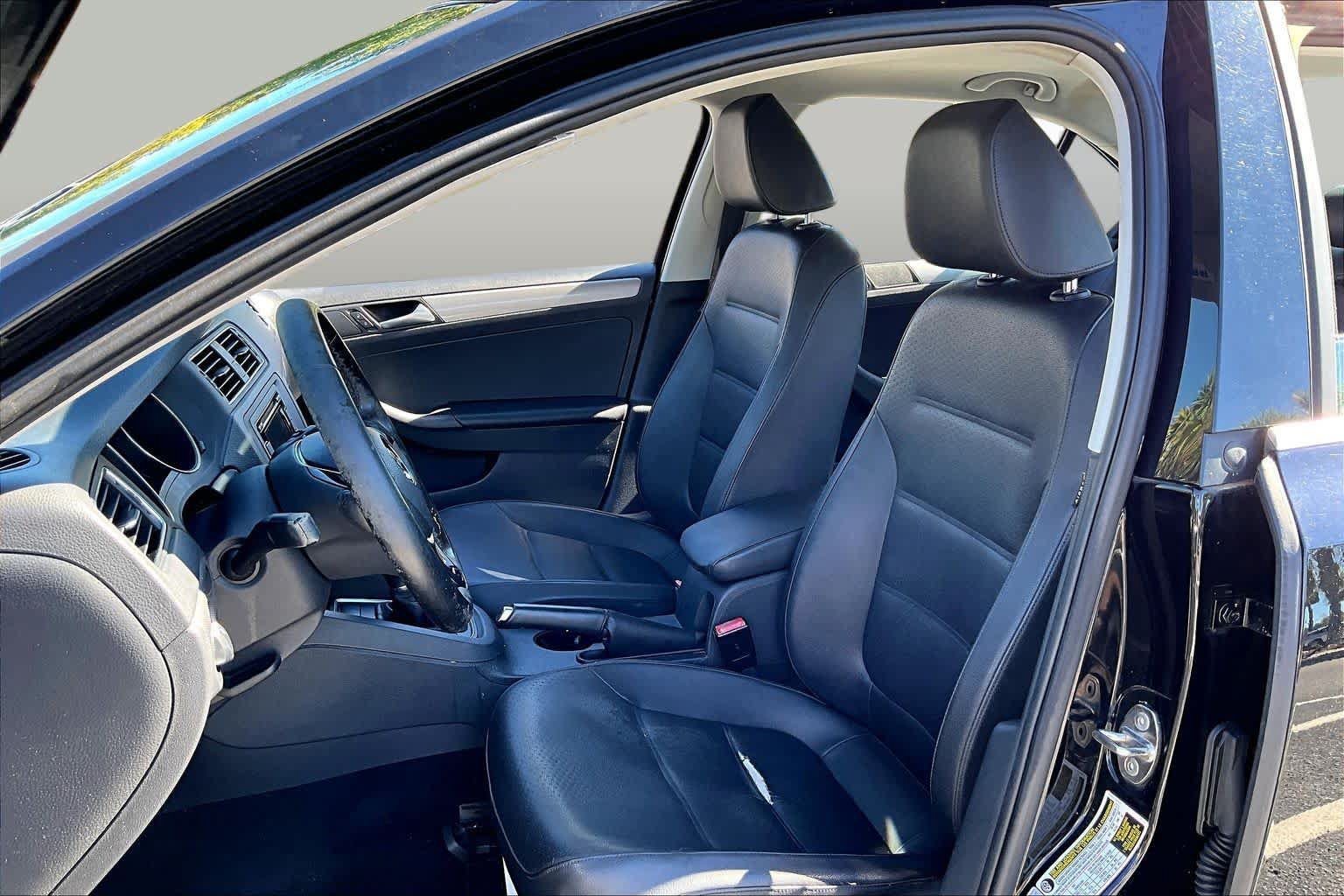 Used 2015 Volkswagen Jetta SE FWD image 8