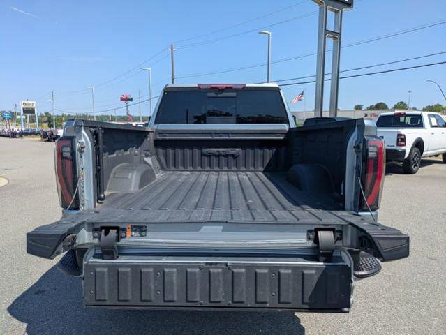 Used 2024 GMC Sierra 2500 AT4 w/ Technology Package AWD/4WD image 14