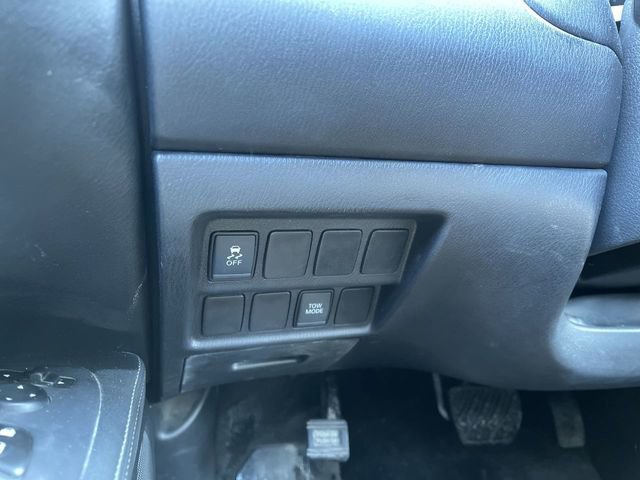 Used 2018 Nissan Pathfinder S image 18