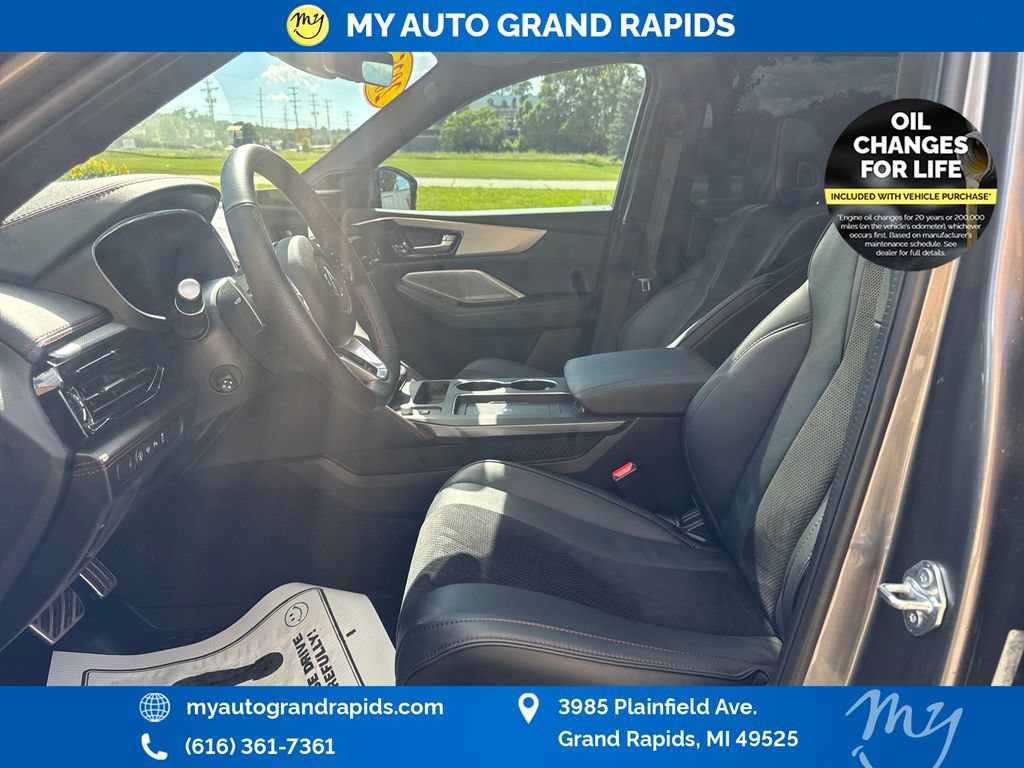 Used 2025 Acura MDX A-Spec AWD/4WD image 9