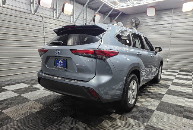 Used 2023 Toyota Highlander LE AWD/4WD image 6