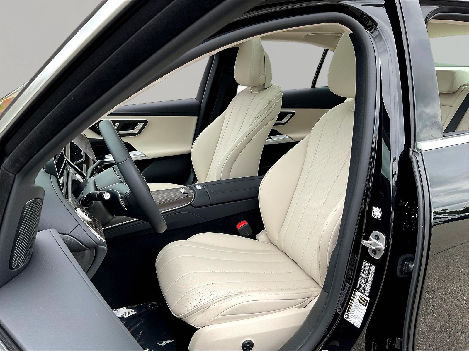 Certified 2025 Mercedes-Benz E 350 4MATIC Sedan image 21