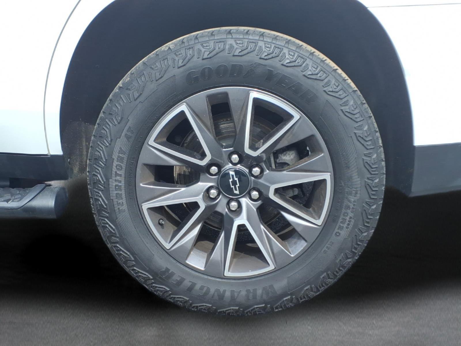 Used 2023 Chevrolet Tahoe Z71 w/ Luxury Package AWD/4WD image 9