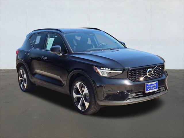 Certified 2024 Volvo XC40 B5 Core w/ Protection Package Premier AWD/4WD image 3