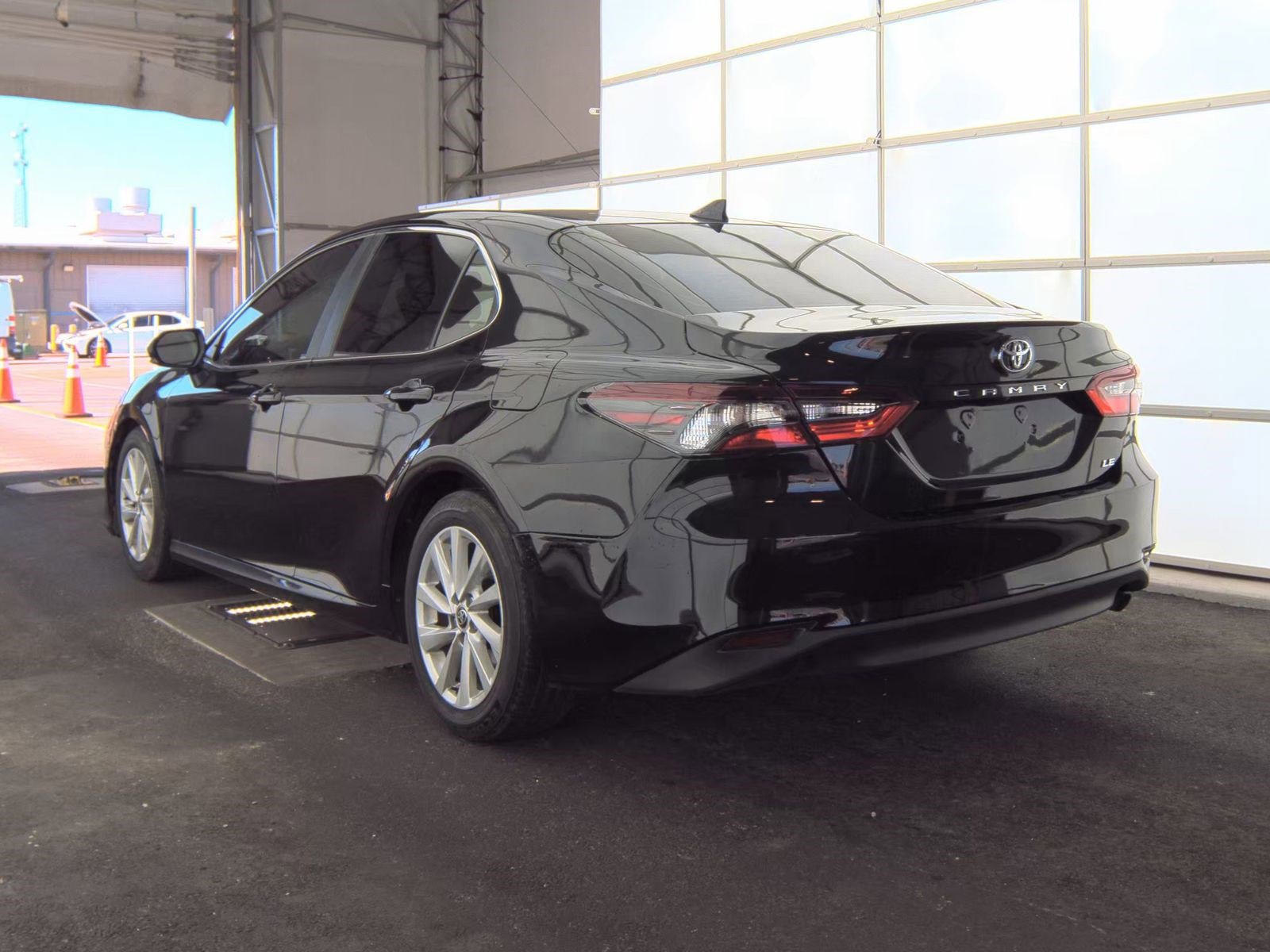 Used 2024 Toyota Camry LE w/ Convenience Package FWD image 11