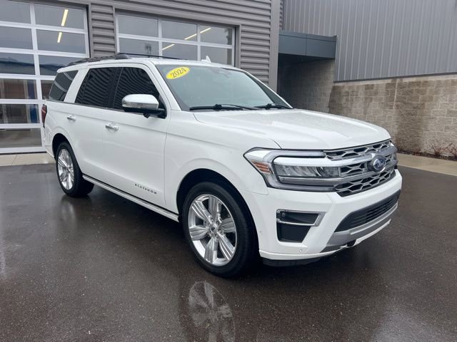 Used 2024 Ford Expedition Platinum image 3