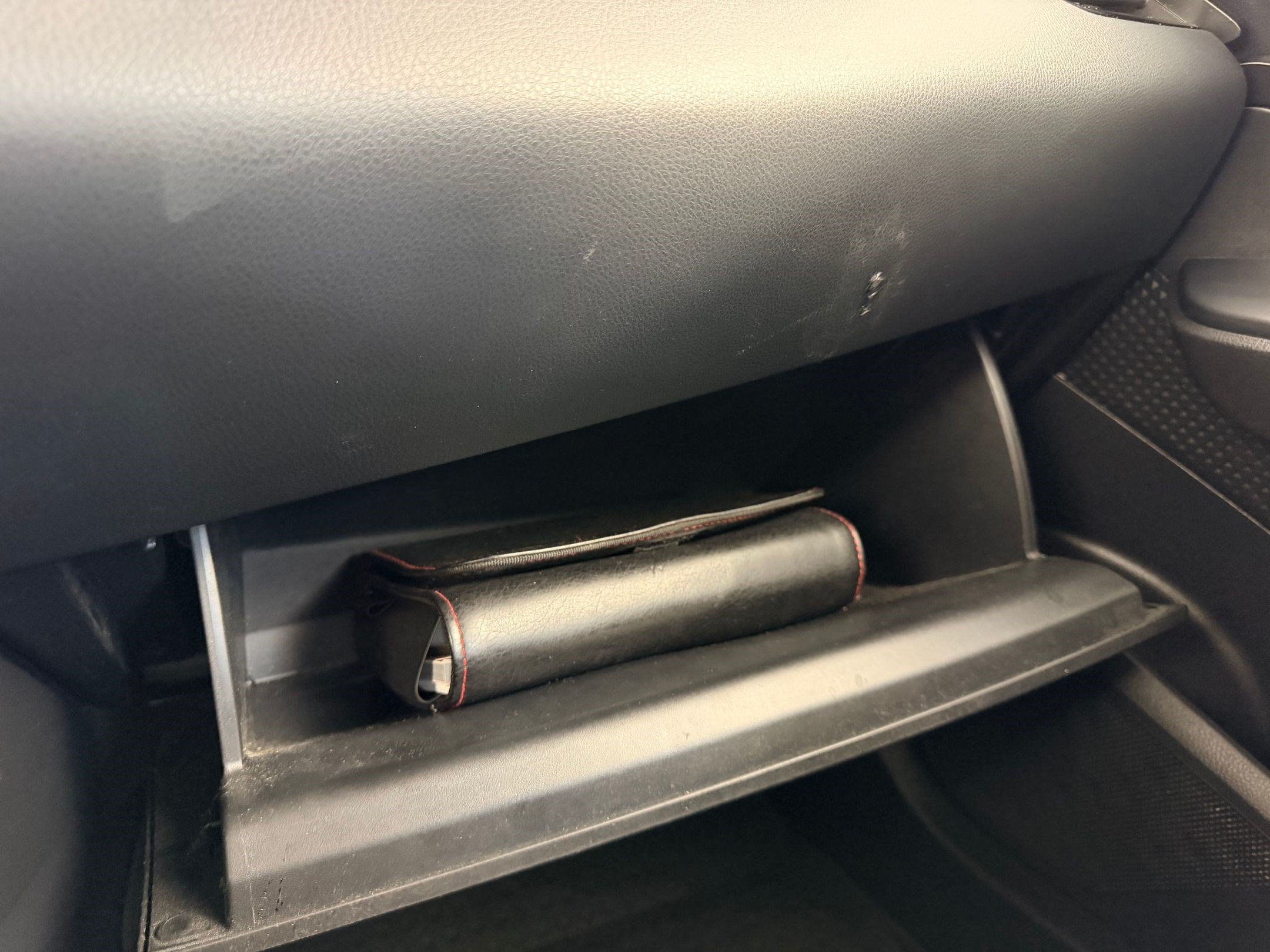 Used 2019 Toyota C-HR LE FWD image 25