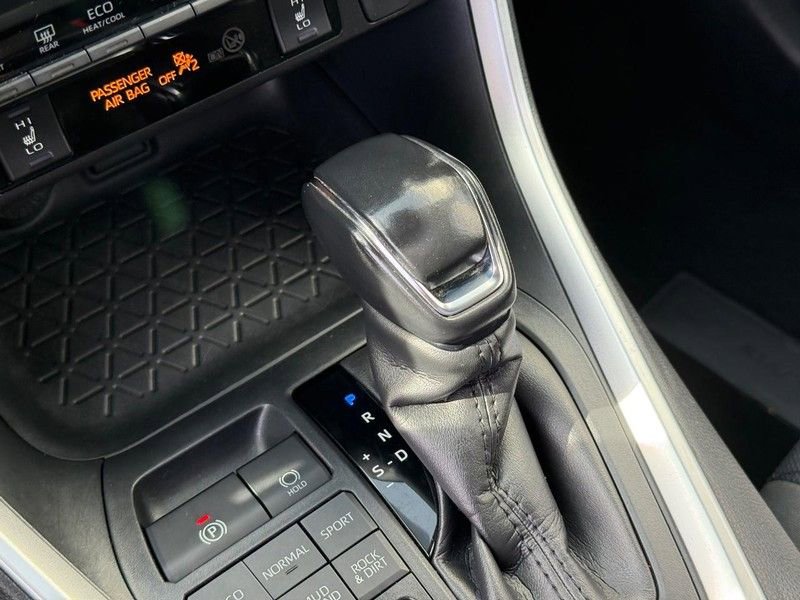 Used 2019 Toyota RAV4 XLE w/ Convenience Package image 25