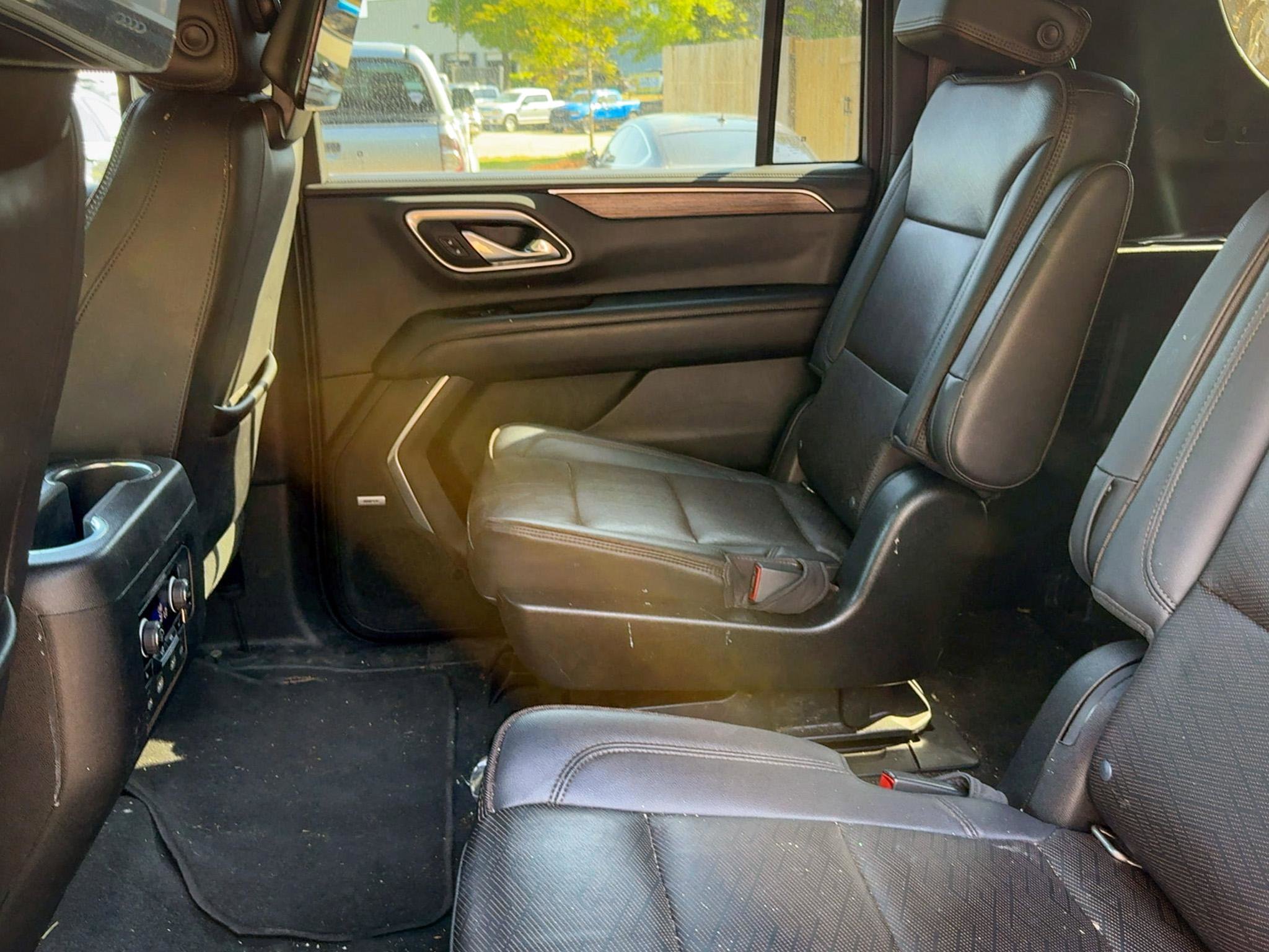 Used 2021 Chevrolet Suburban High Country w/ Premium Package AWD/4WD image 21