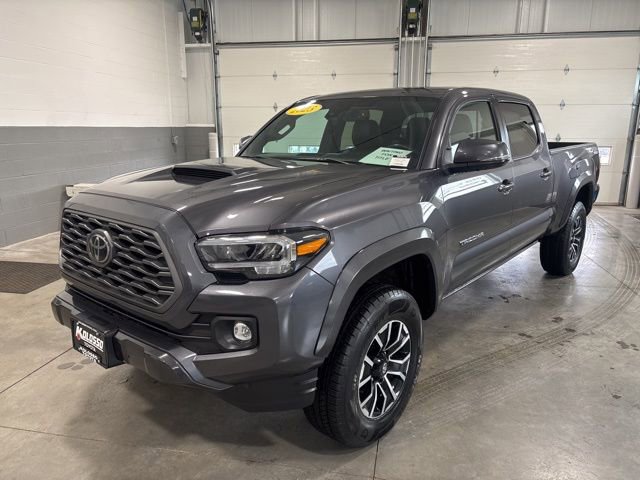 Used 2023 Toyota Tacoma image 3