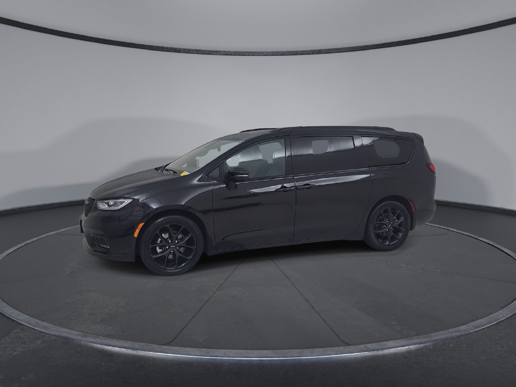 Certified 2025 Chrysler Pacifica Limited FWD image 10