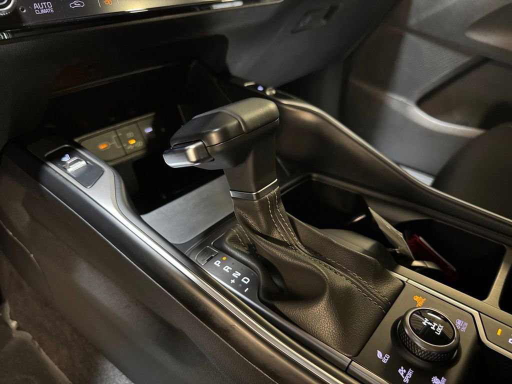 Certified 2025 Kia Sorento S image 21