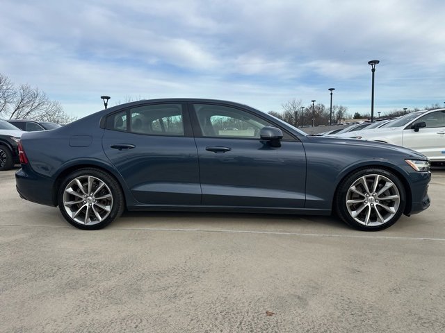 Used 2019 Volvo S60 T6 Momentum w/ Multimedia Package image 9