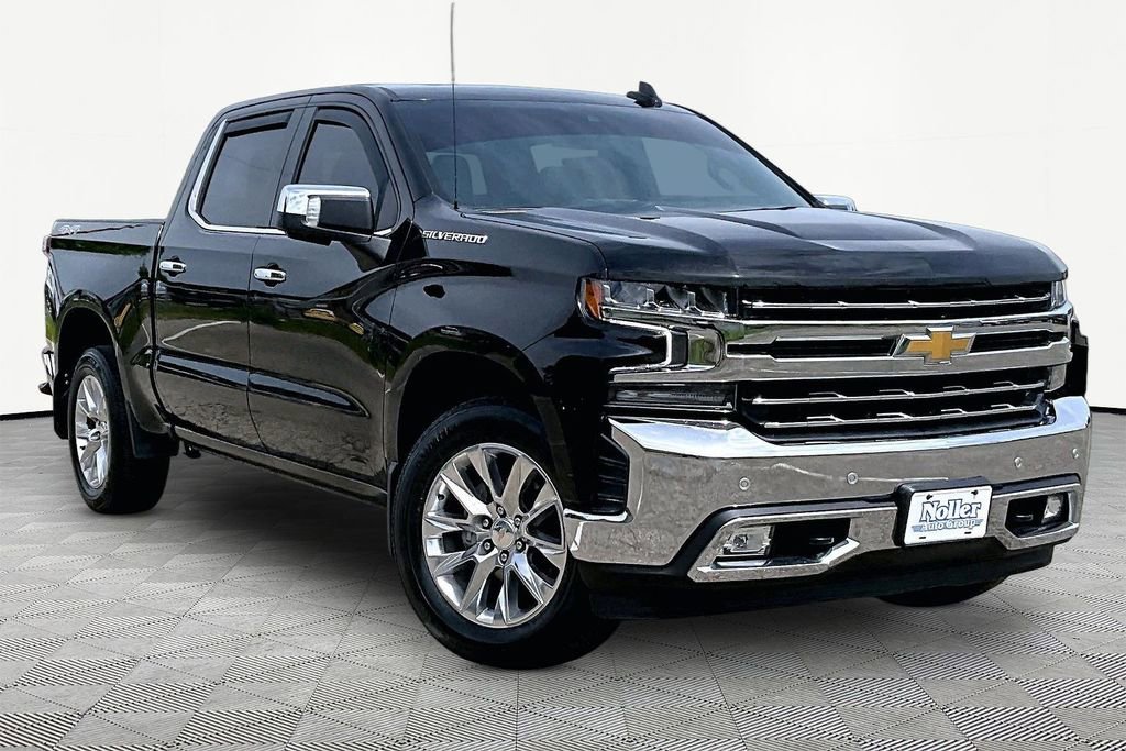Used 2022 Chevrolet Silverado 1500 LTZ w/ LTZ Premium Package AWD/4WD image 12