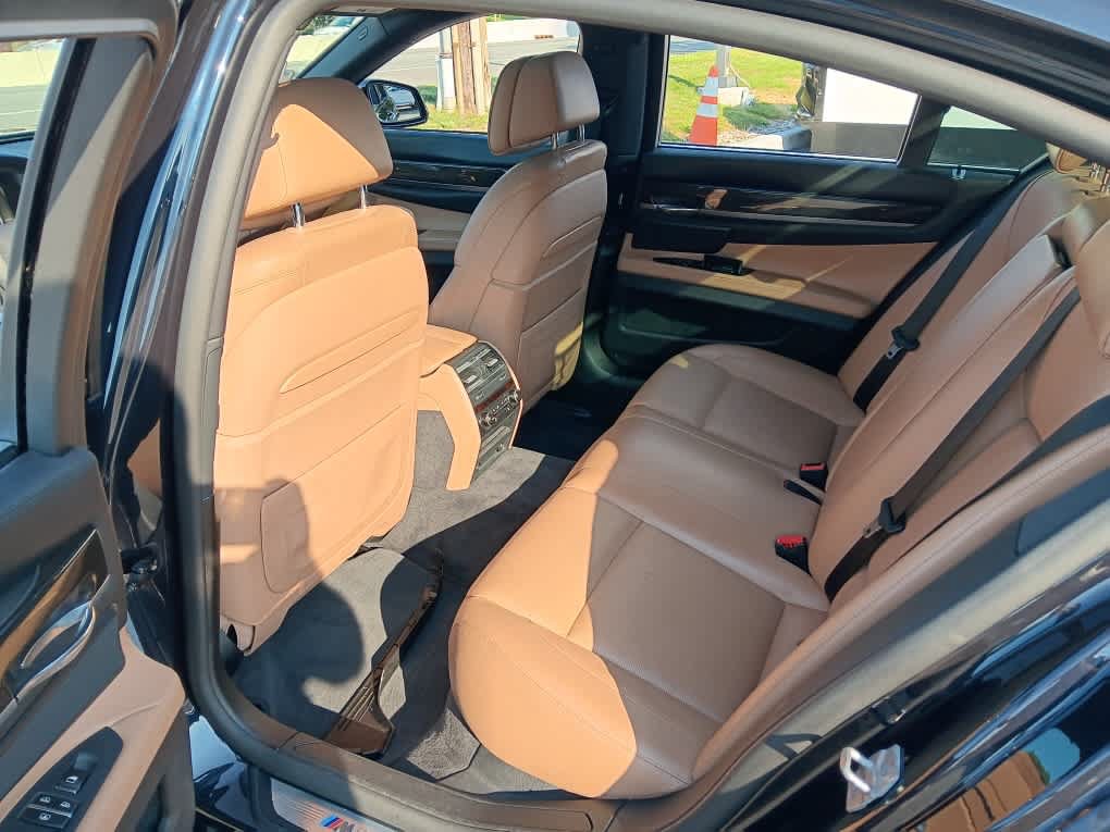 Used 2015 BMW 750i xDrive AWD/4WD image 10
