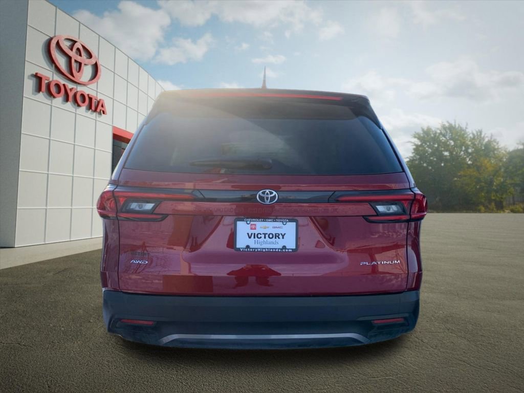 Used 2025 Toyota Grand Highlander AWD image 4