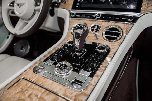 Used 2021 Bentley Continental GT V8 image 12