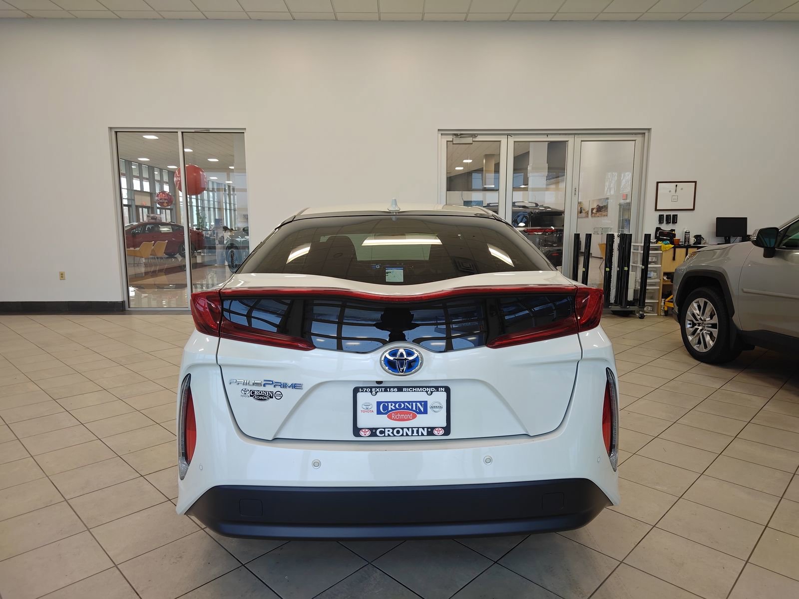 Used 2019 Toyota Prius Prime Advanced image 3
