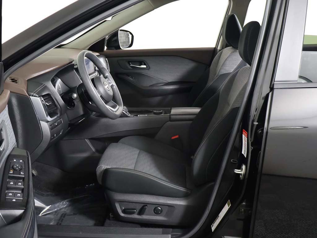 Used 2023 Nissan Rogue SV image 22