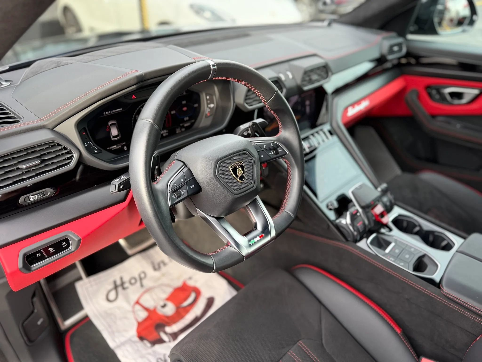 Used 2024 Lamborghini Urus S image 40