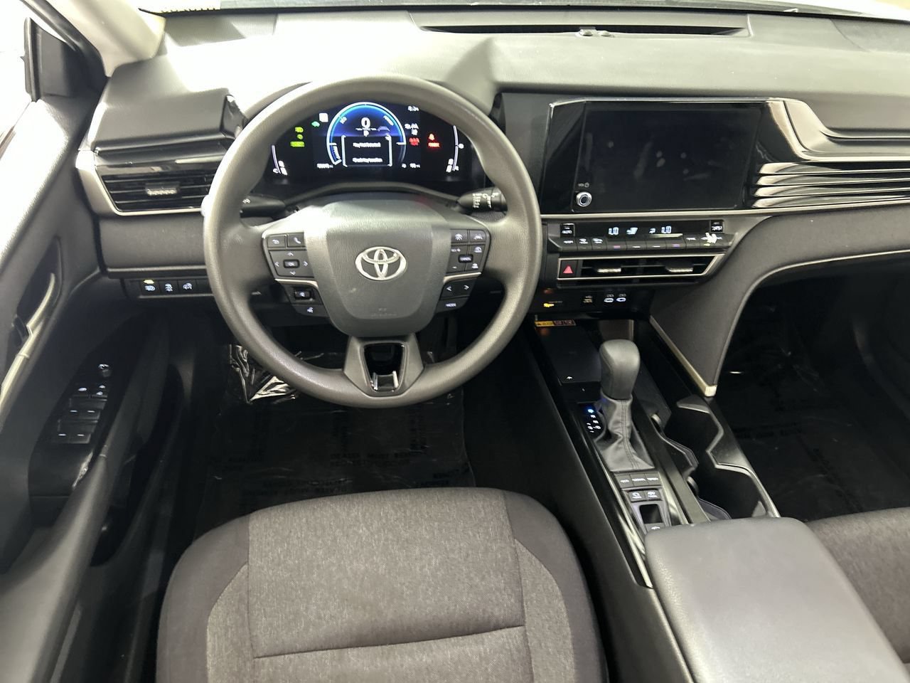 Used 2025 Toyota Camry LE FWD image 22