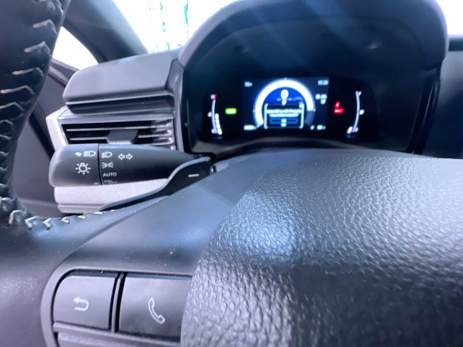 Used 2025 Toyota Camry SE w/ Convenience Package FWD image 10