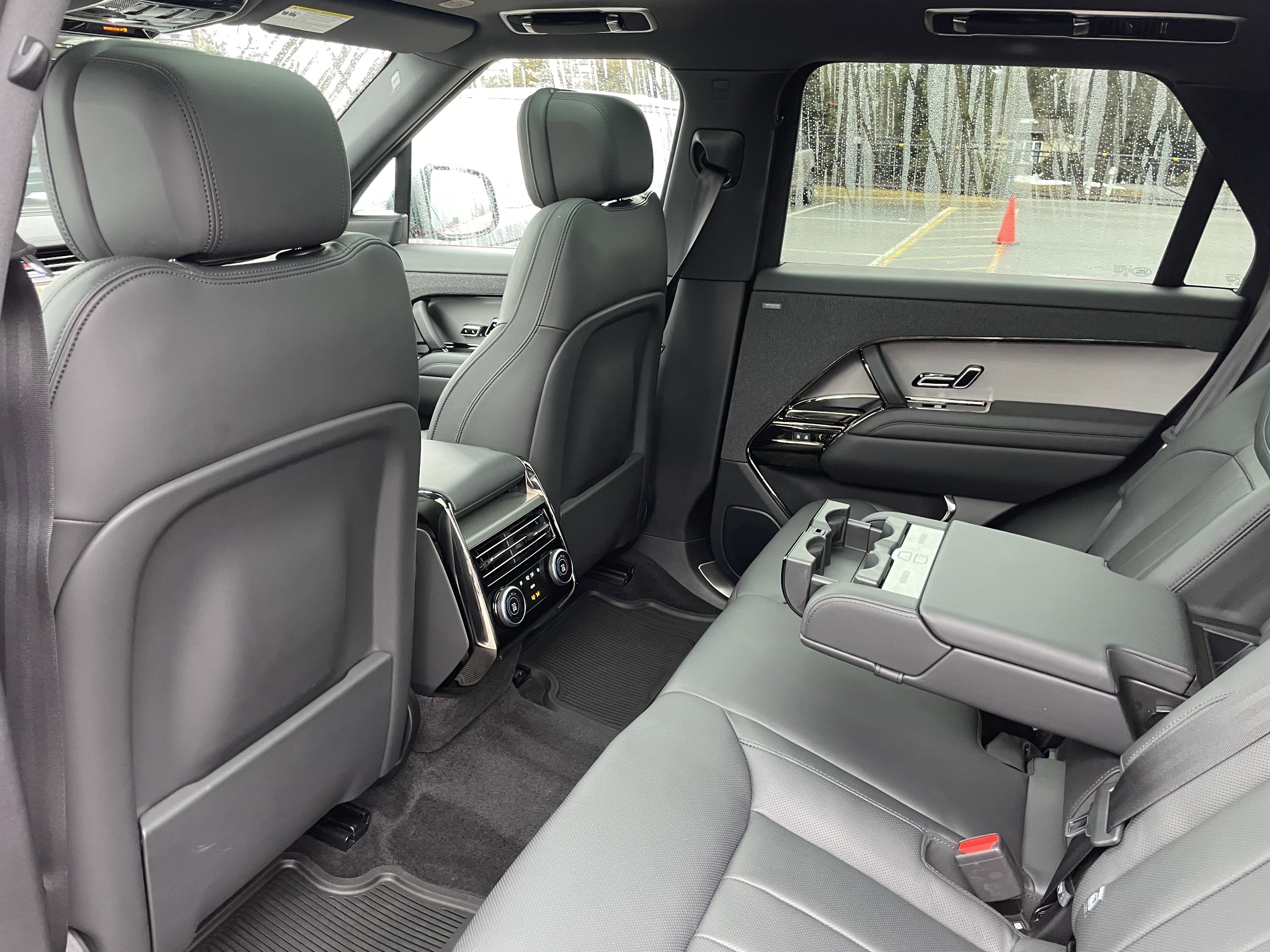 Used 2024 Land Rover Range Rover Sport Dynamic SE image 30