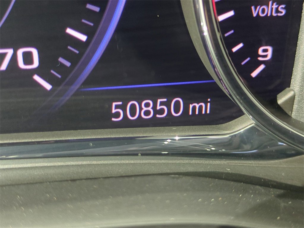 Used 2022 GMC Acadia AT4 w/ Technology Package image 32