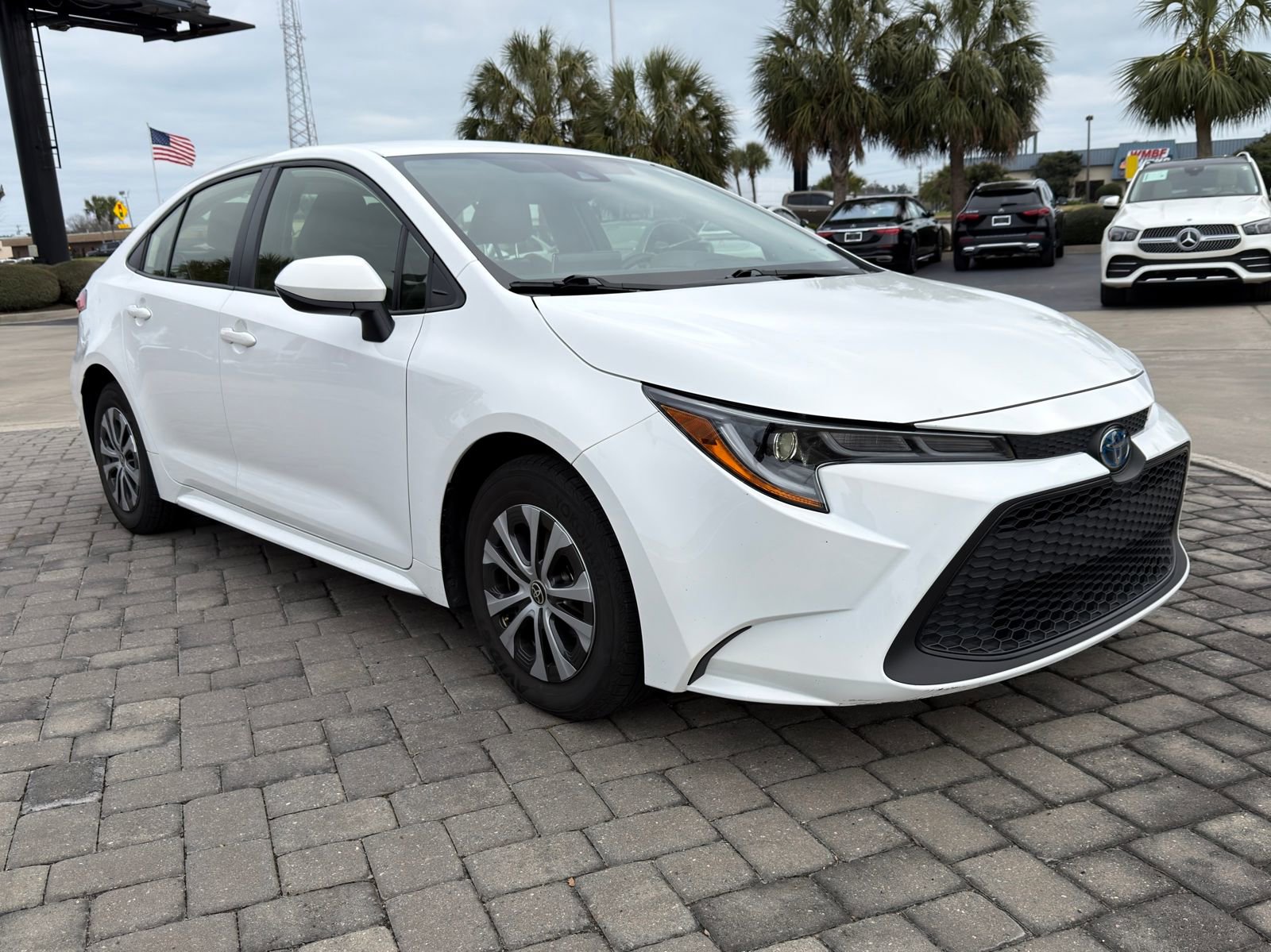 Used 2022 Toyota Corolla LE w/ Premium Interior Package image 6