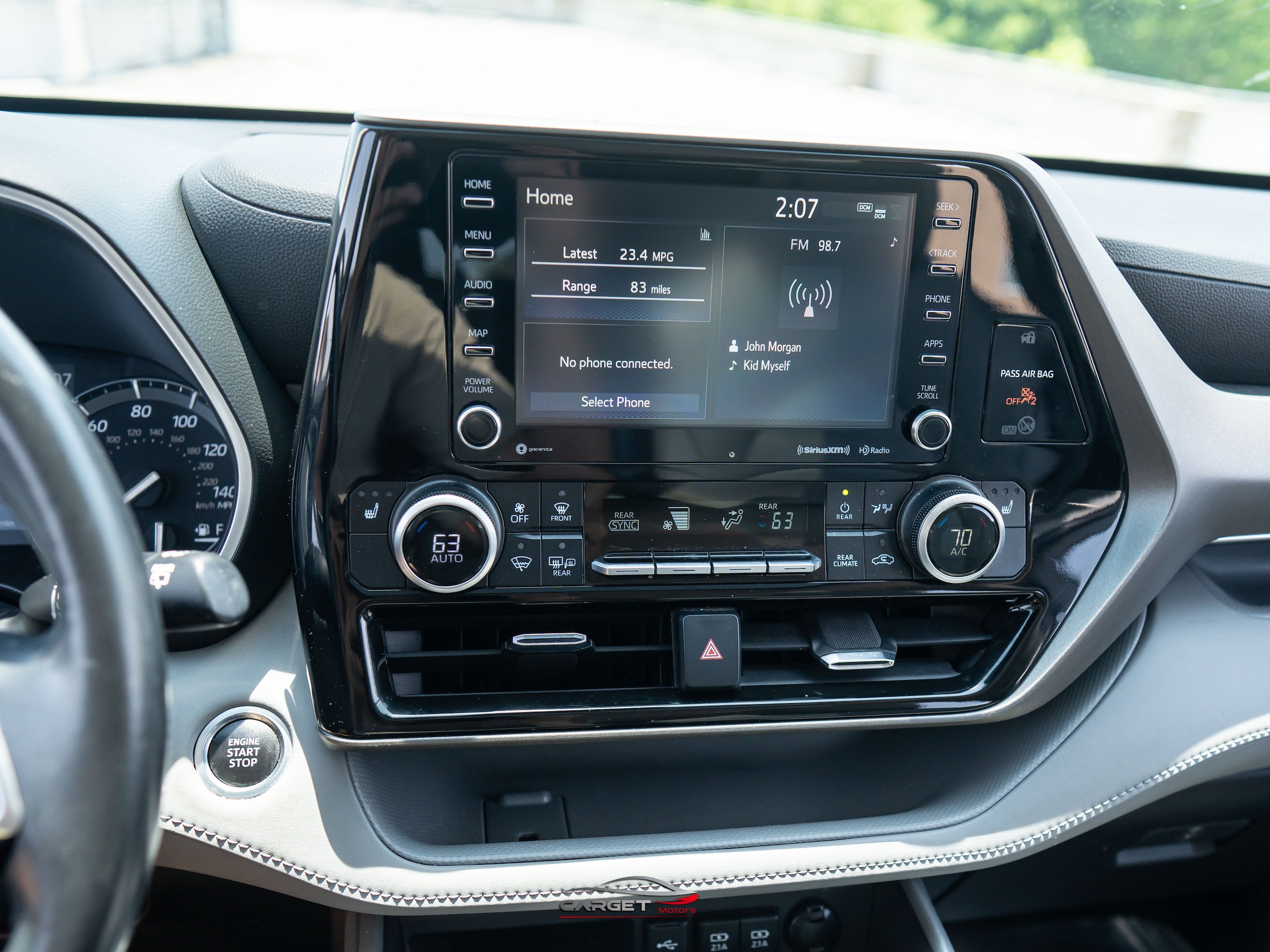 Used 2021 Toyota Highlander XLE AWD/4WD image 30