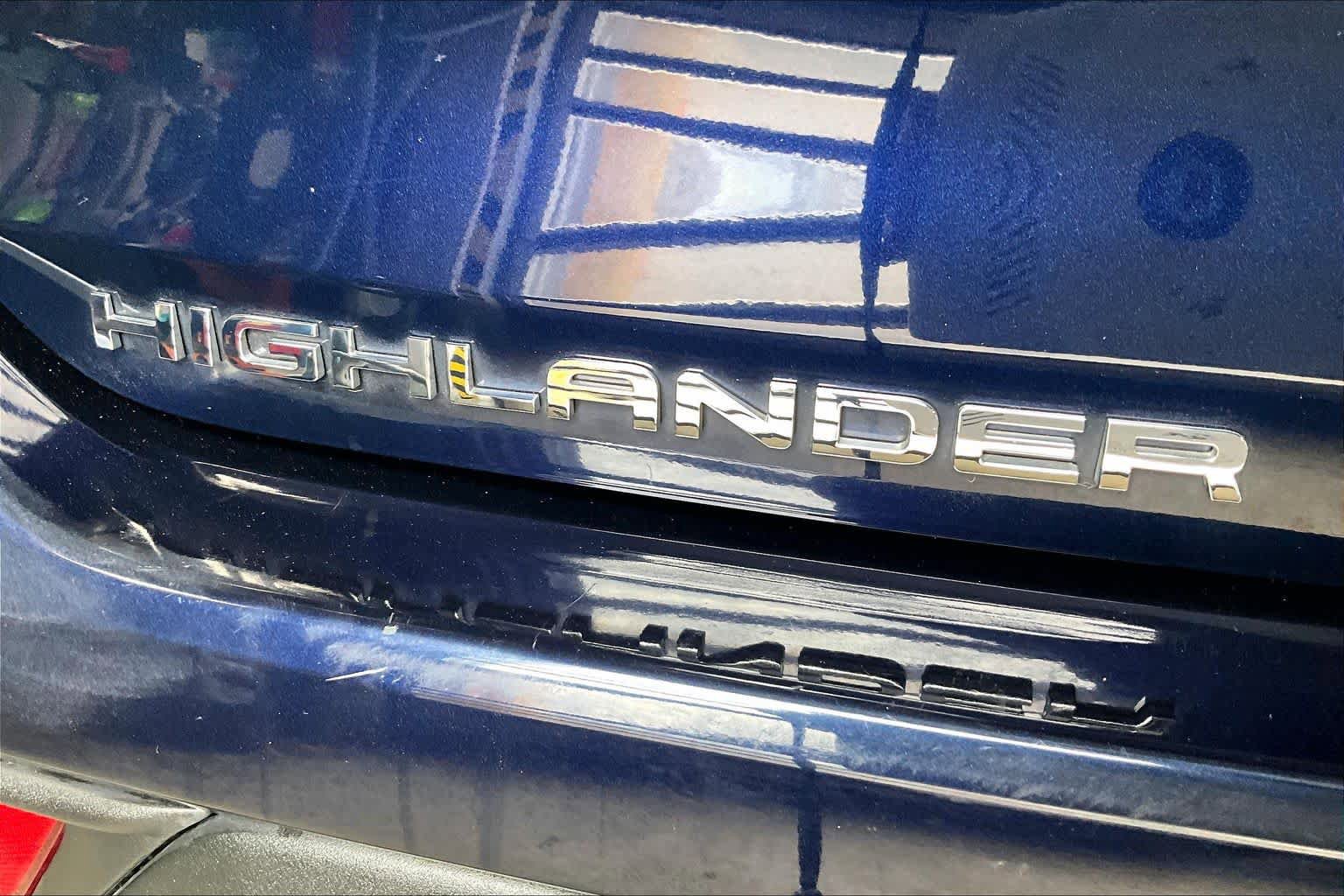 Used 2023 Toyota Highlander XLE AWD/4WD image 31